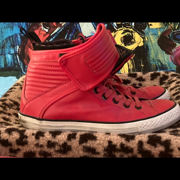 ***Closet Clean Out!*** (Rare) Converse Chuck Taylor Hi-Tops red leather - Picture 4 of 5